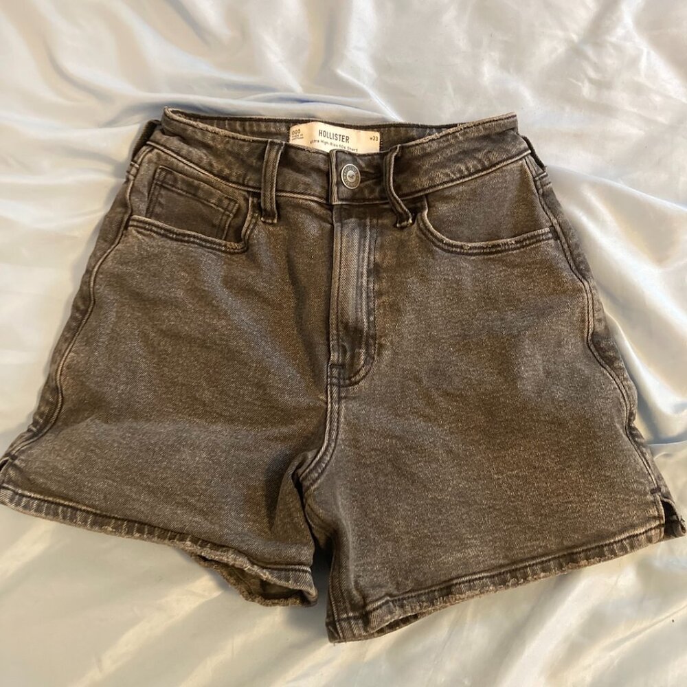 Hollister ultra high rise 90s shorts